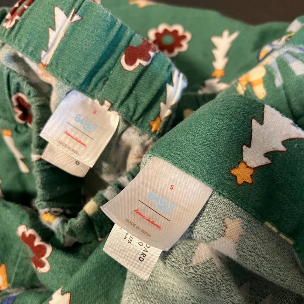 Hanna Andersson Bluey Christmas Flannel Pajama Set Green Women's Small 2 Piece